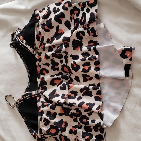 Leopard Print Tankini Top with Black Ruched Bottom Size L - Picture 4 of 11